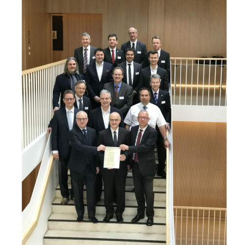 Übergabe der Stiftungsurkunde